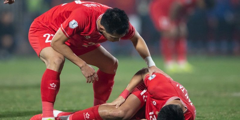 ĐT Việt Nam chấn thương liên tiếp, nguy cơ vỡ trận đấu lớn!